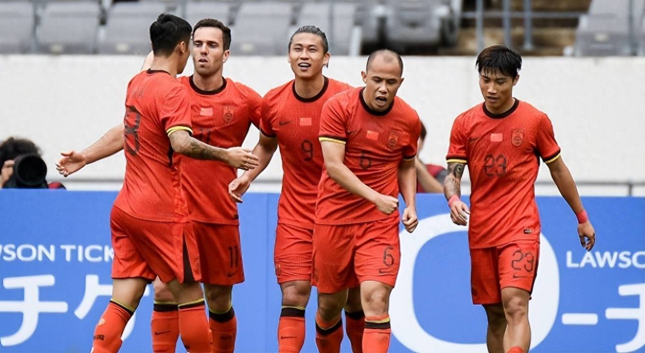 关于赛前足总杯传出新动向，比利亚雷亚尔豪取连胜，管理层表态——引发热议，纪律约束更严格的信息